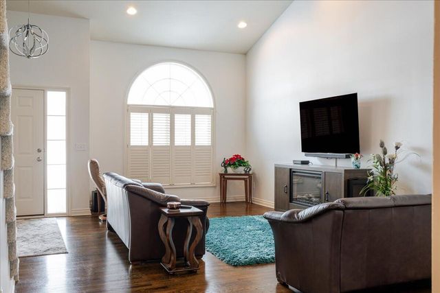 45900 S Stonewood Road, Canton, MI 48187