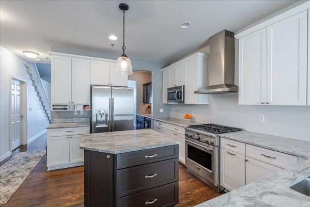 45900 S Stonewood Road, Canton, MI 48187