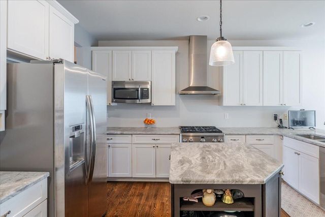 45900 S Stonewood Road, Canton, MI 48187