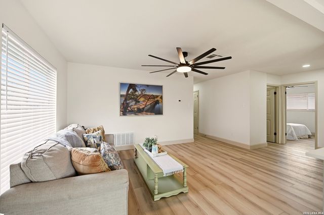 9439 Hindi, San Antonio, TX 78224