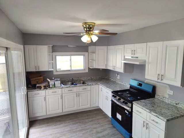 16068 Richmond Avenue, Markham, IL 60428