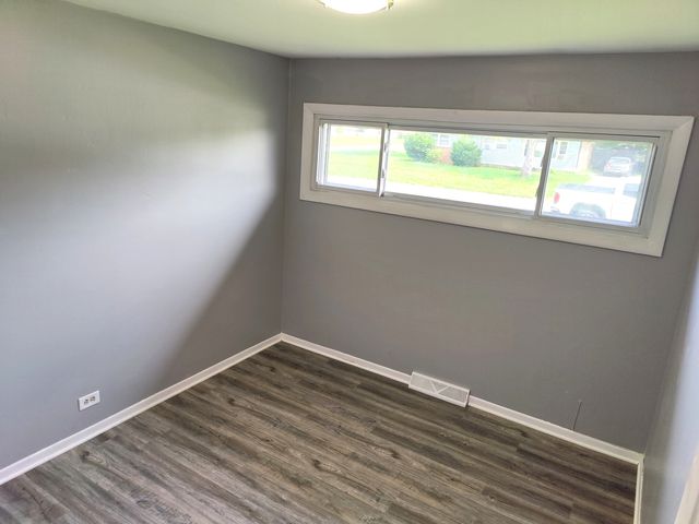 16068 Richmond Avenue, Markham, IL 60428