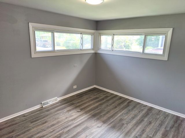 16068 Richmond Avenue, Markham, IL 60428