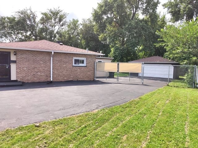 16068 Richmond Avenue, Markham, IL 60428