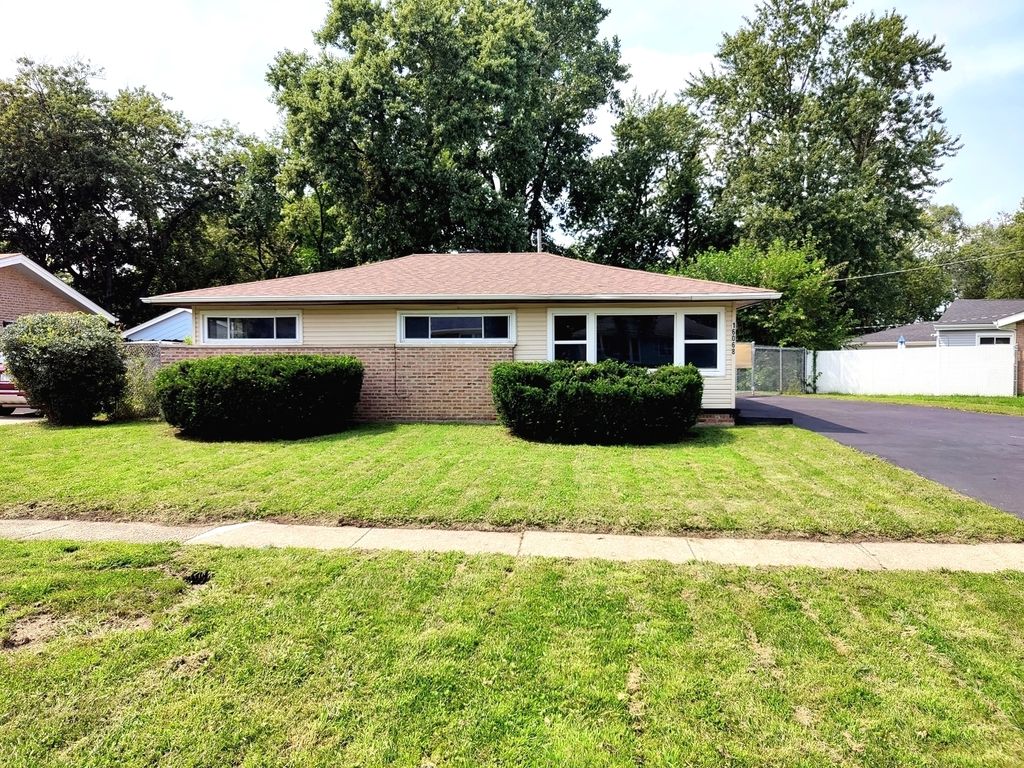 16068 Richmond Avenue, Markham, IL 60428