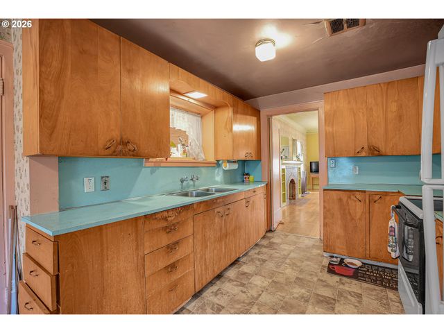 6026 Se 84TH Ave, Portland, OR 97266