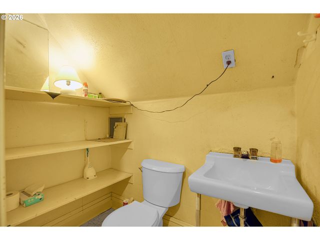 6026 Se 84TH Ave, Portland, OR 97266