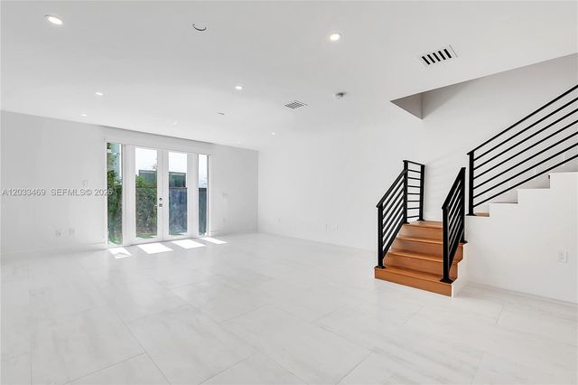 3384 Day Avenue 3384, Miami, FL 33133