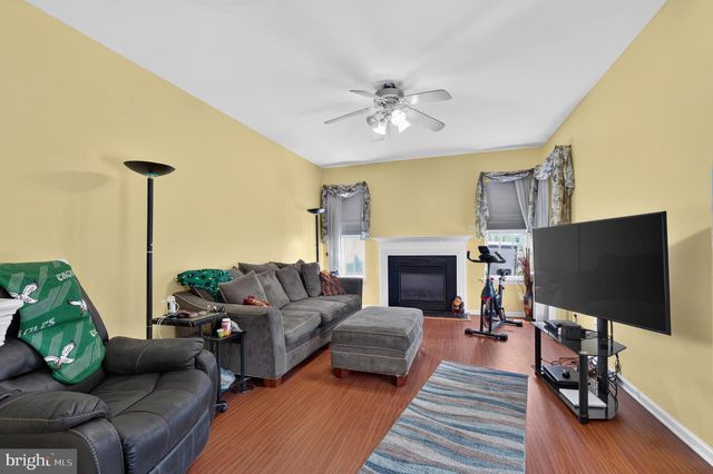 29 WALDEN LN, Dover, DE 19904