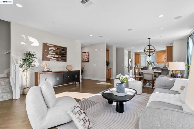 1038 1038 Giacomo Ln, San Jose, CA 95131