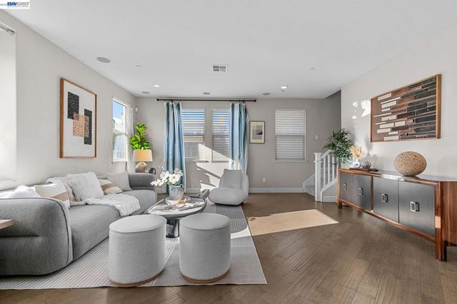 1038 1038 Giacomo Ln, San Jose, CA 95131