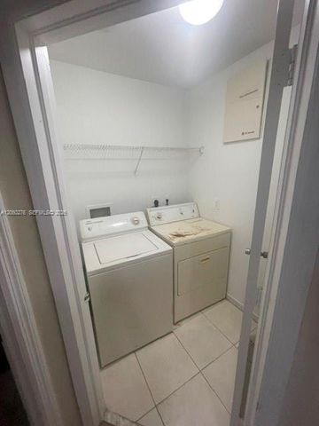 1992 Nassau Dr -, Riviera Beach, FL 33404