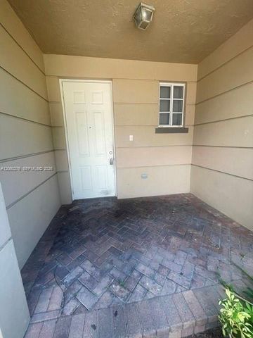 1992 Nassau Dr -, Riviera Beach, FL 33404