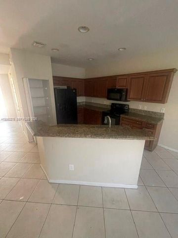 1992 Nassau Dr -, Riviera Beach, FL 33404