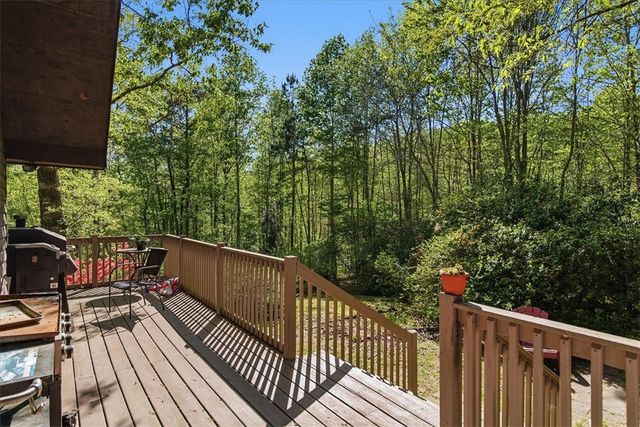 140 Hiawatha Trail, Pickens, SC 29671