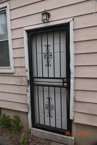 8275 Vaughan Street, Detroit, MI 48228