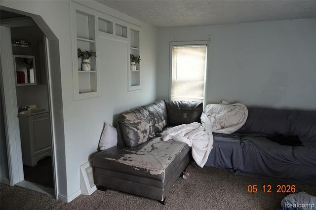 8275 Vaughan Street, Detroit, MI 48228