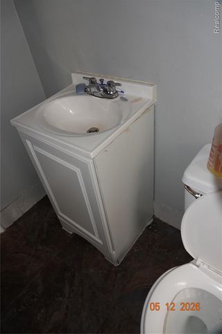 8275 Vaughan Street, Detroit, MI 48228
