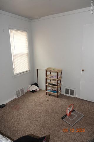 8275 Vaughan Street, Detroit, MI 48228