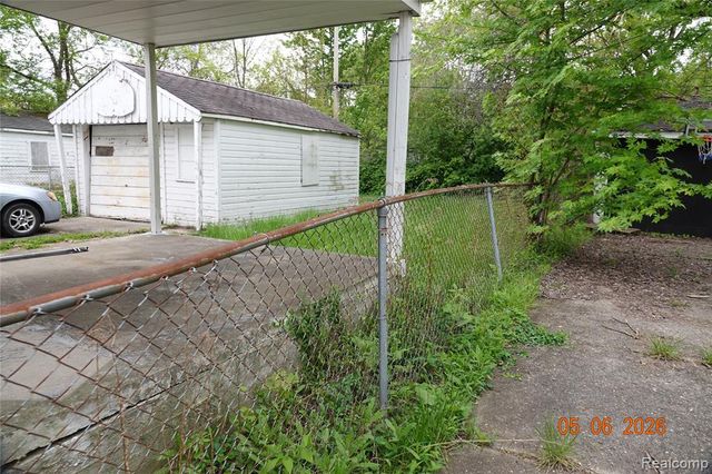 8275 Vaughan Street, Detroit, MI 48228