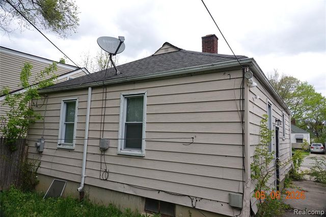 8275 Vaughan Street, Detroit, MI 48228