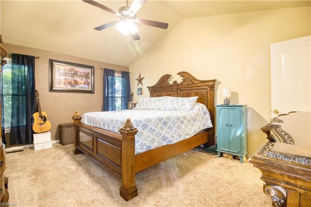 840 Hardwood DR, Chesapeake, VA 23320