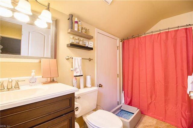 840 Hardwood DR, Chesapeake, VA 23320
