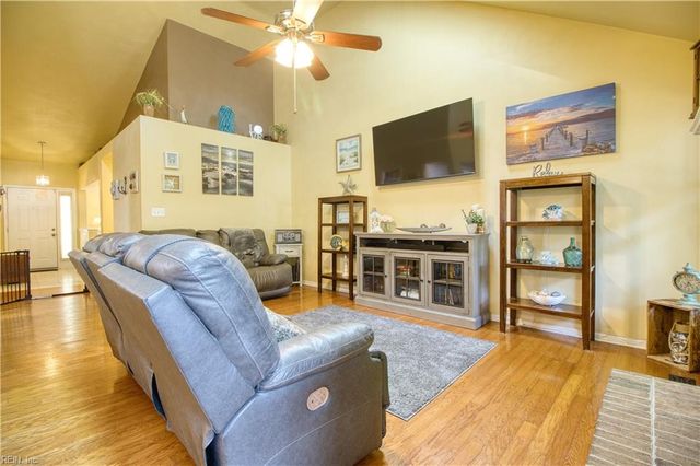840 Hardwood DR, Chesapeake, VA 23320