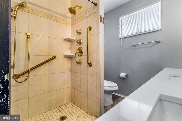 7951 QUEENS RD, Glen Burnie, MD 21061