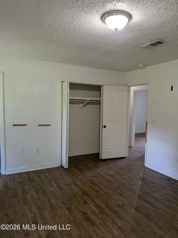 5365 Wynndyke Circle, Jackson, MS 39209