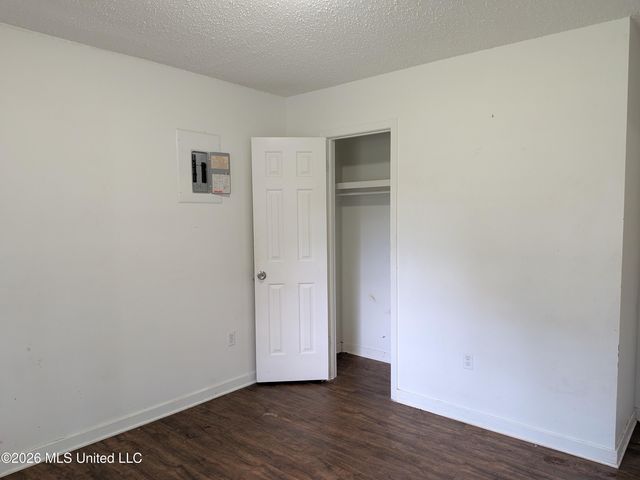 5365 Wynndyke Circle, Jackson, MS 39209