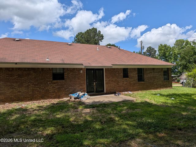 5365 Wynndyke Circle, Jackson, MS 39209