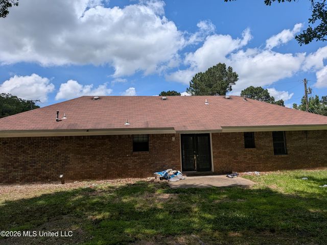 5365 Wynndyke Circle, Jackson, MS 39209