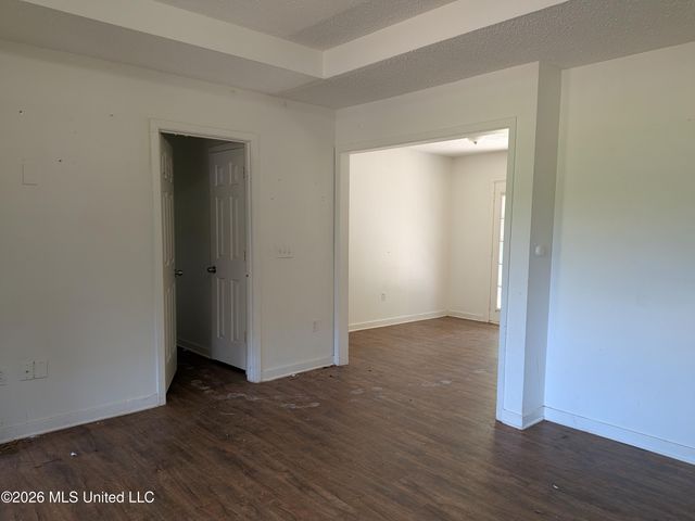 5365 Wynndyke Circle, Jackson, MS 39209