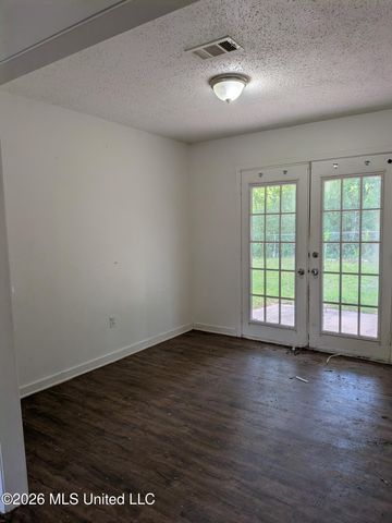 5365 Wynndyke Circle, Jackson, MS 39209