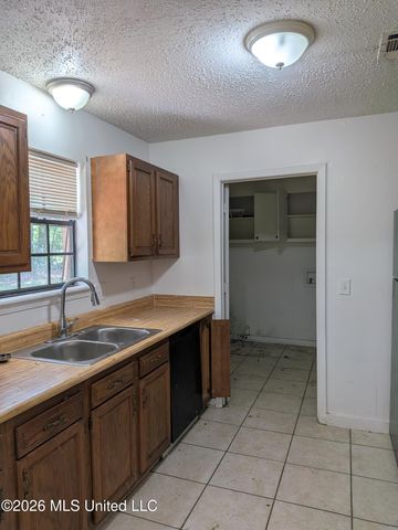 5365 Wynndyke Circle, Jackson, MS 39209