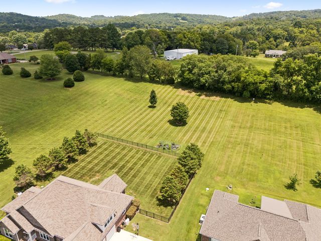 1013 The Long Run, Columbia, TN 38401