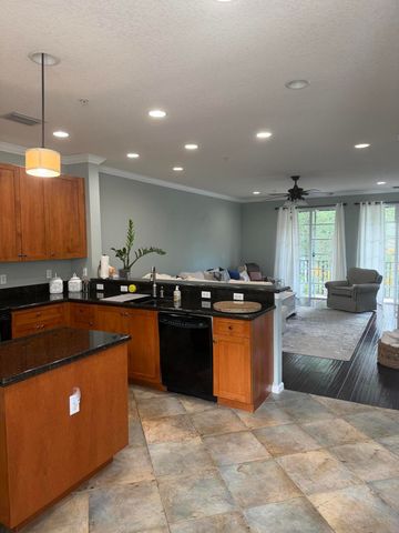 132 Greenwich Circle, Jupiter, FL 33458
