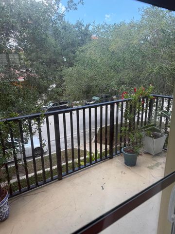 132 Greenwich Circle, Jupiter, FL 33458