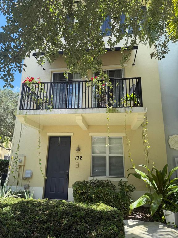132 Greenwich Circle, Jupiter, FL 33458