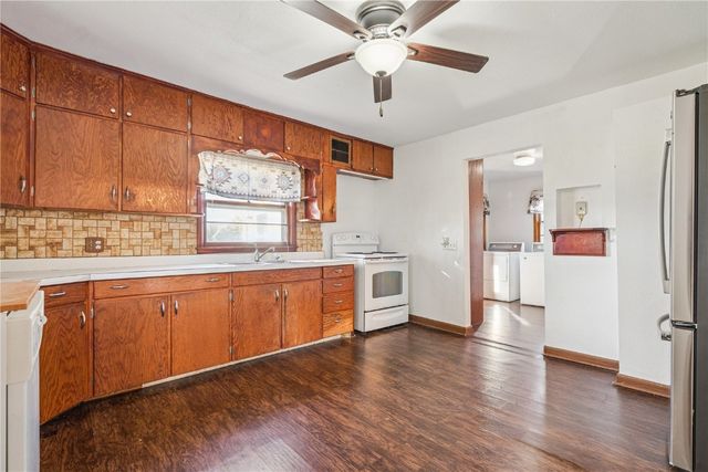 5929 16th Avenue, Garrison, IA 52229