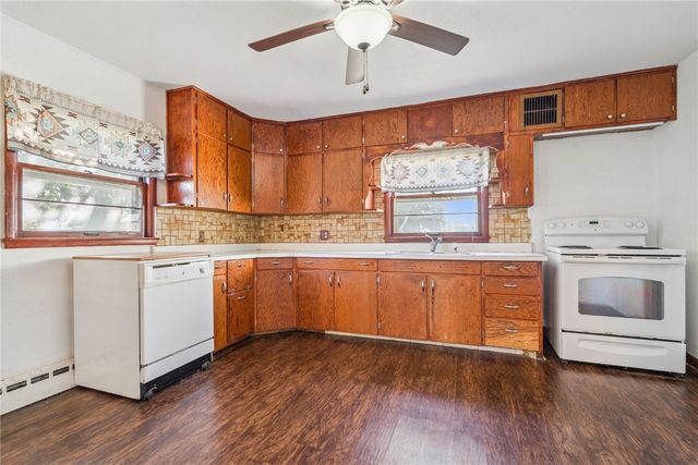 5929 16th Avenue, Garrison, IA 52229