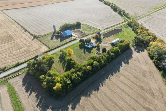 5929 16th Avenue, Garrison, IA 52229