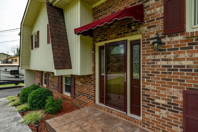 231 Pine Laurel Circle, Bluff City, TN 37618