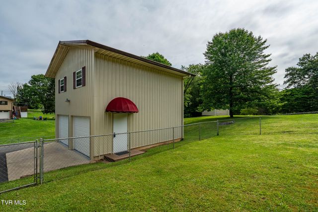 231 Pine Laurel Circle, Bluff City, TN 37618