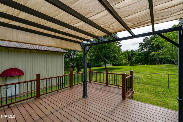 231 Pine Laurel Circle, Bluff City, TN 37618