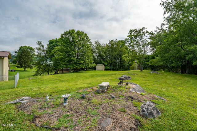 231 Pine Laurel Circle, Bluff City, TN 37618