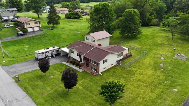 231 Pine Laurel Circle, Bluff City, TN 37618