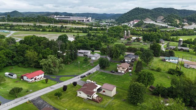 231 Pine Laurel Circle, Bluff City, TN 37618