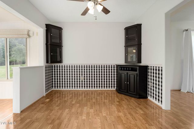 231 Pine Laurel Circle, Bluff City, TN 37618